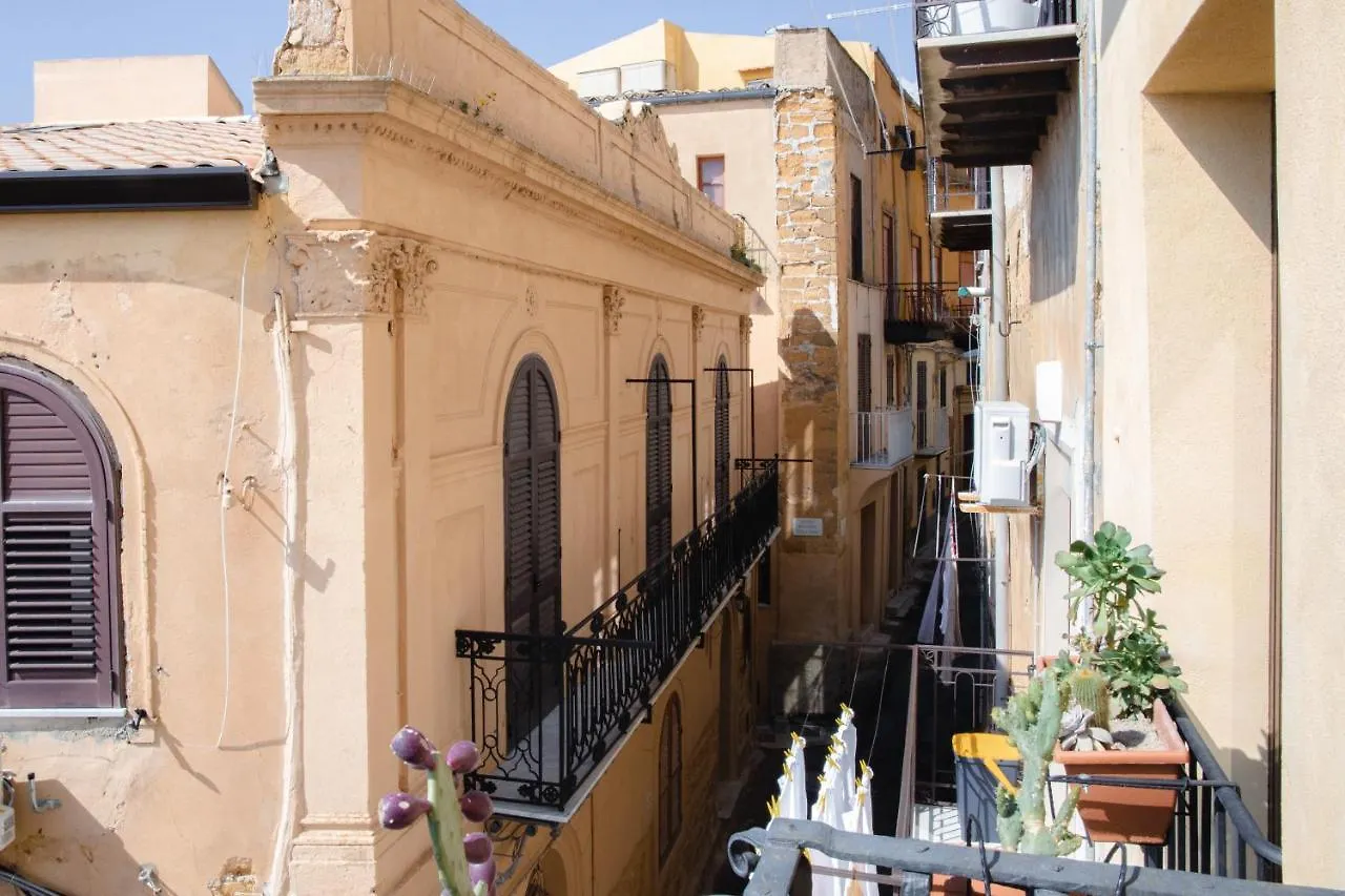 Le Teste Di Moro Al Duomo Agrigento 0*,  Italy
