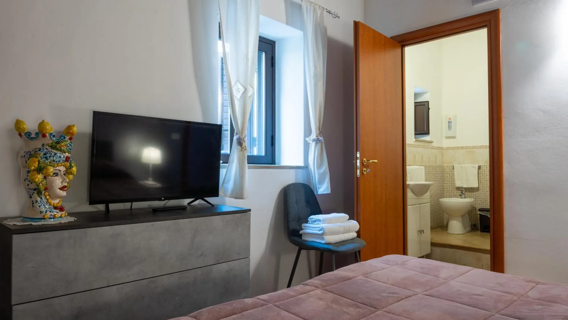Bed & Breakfast Le Teste Di Moro Al Duomo Agrigento Italy